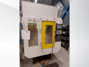 Vista frontale della macchina FANUC Robodrill α-T14iB