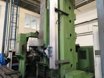 Vista frontale della macchina TOS WHN 130