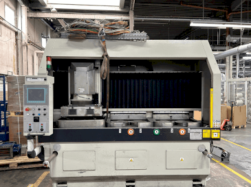 Vista frontale della macchina Lodi VHP 300 4T CN