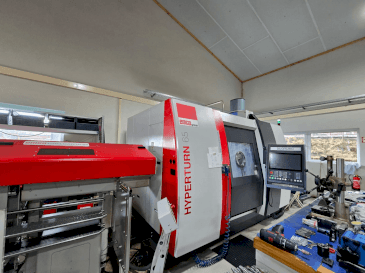 Vista frontale della macchina EMCO HYPERTURN 65-1300 DUOTURN