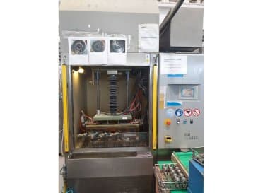 Vista frontale della macchina Extrude Hone Classic 1A-450-43-P-M