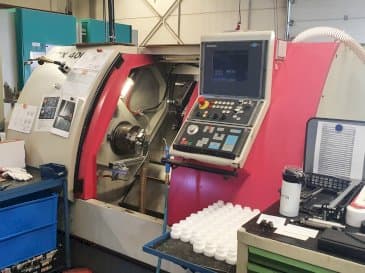 Vista frontale della macchina Gildemeister CTX 400 S2