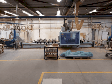 Vista frontale della macchina HOMAG WEEKE Profi BMG 611/60/15/F/AP