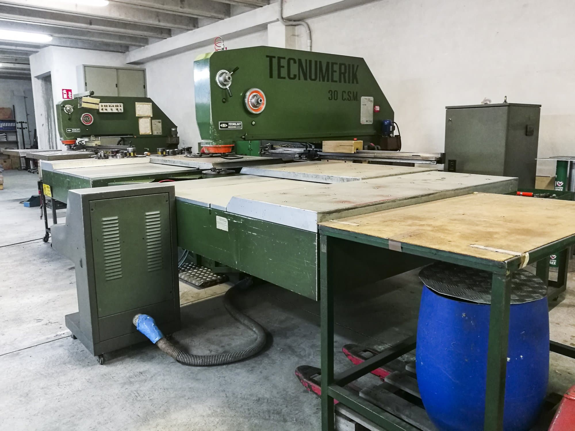 Vista lato destro della macchina Tecnology Tecnumerik 30 C.S.M.