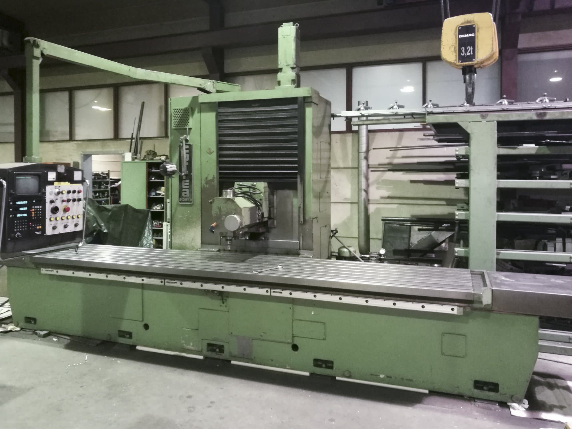 Vista lato destro della macchina Correa A-20/40