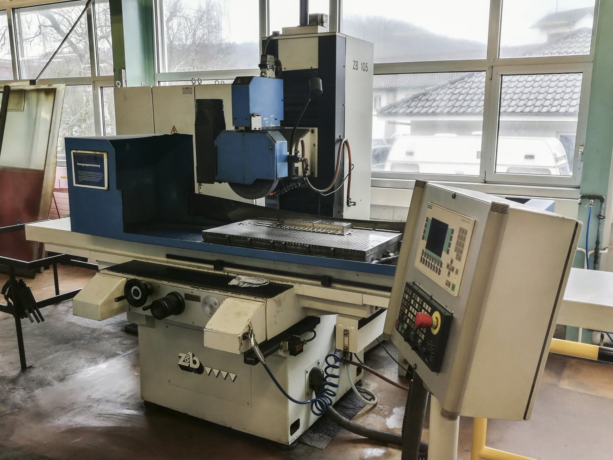 Vista frontale della macchina ZIERSCH & BALTRUSCH NC-SUPERPLUS ZB 105