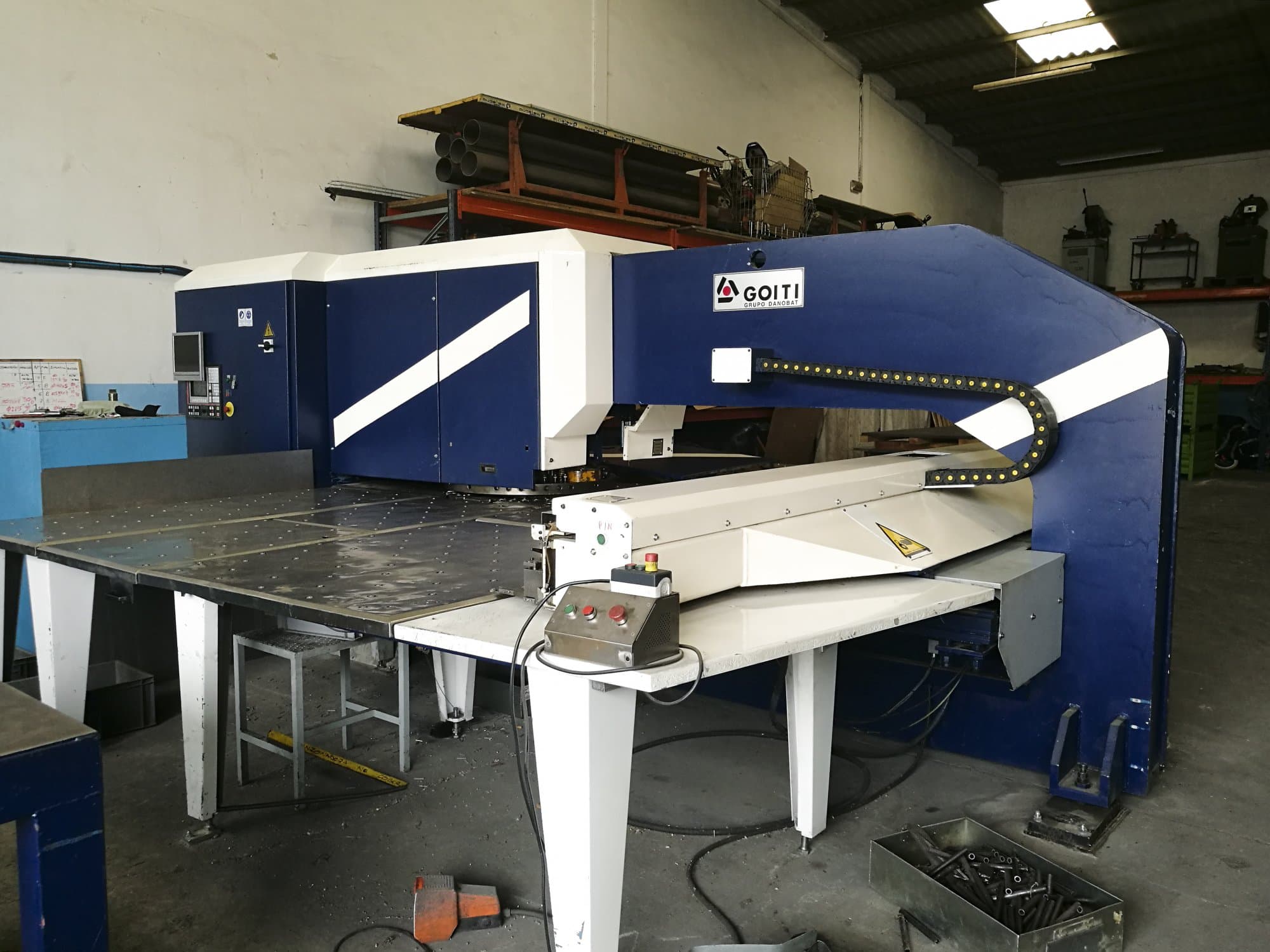 Vista lato destro della macchina GOITI PGA-2