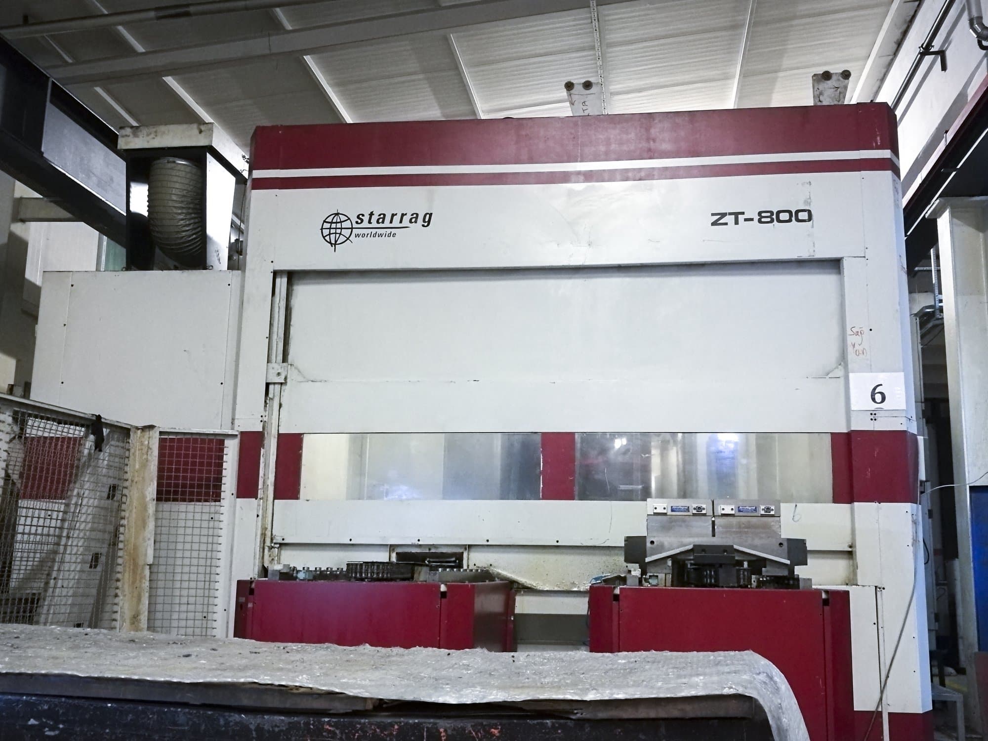 Vista frontale della macchina Starrag ZT 800/130