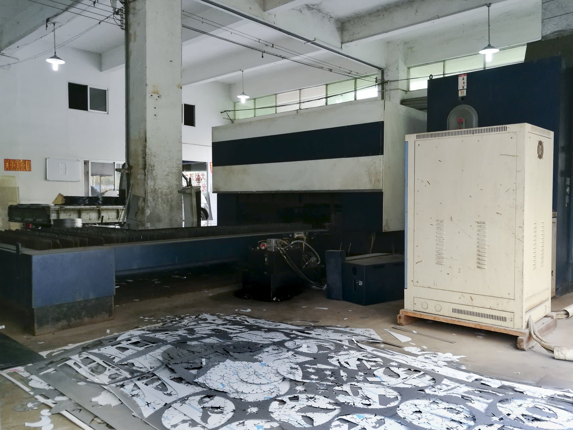 Vista lato destro 1 della macchina Trumpf TruLaser 3030