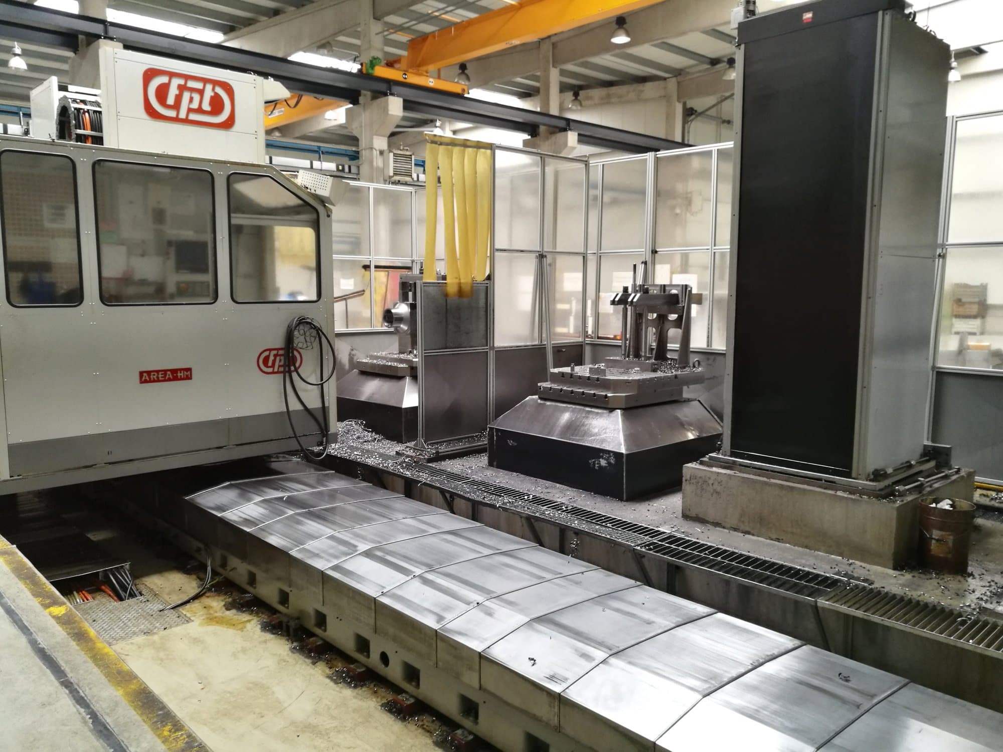 Vista lato sinistro della macchina FPT AREA M