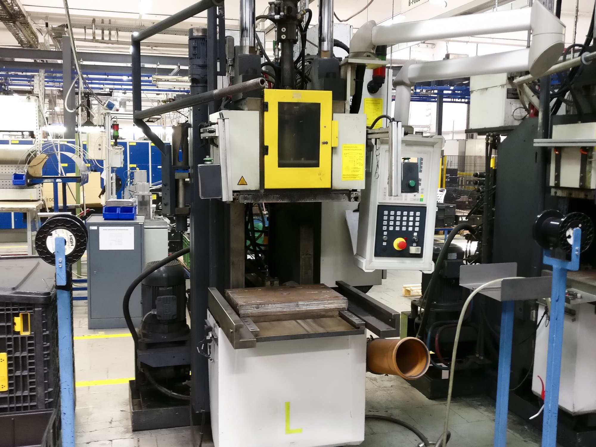 Vista frontale della macchina Kloeckner Desma 956.050 ZO