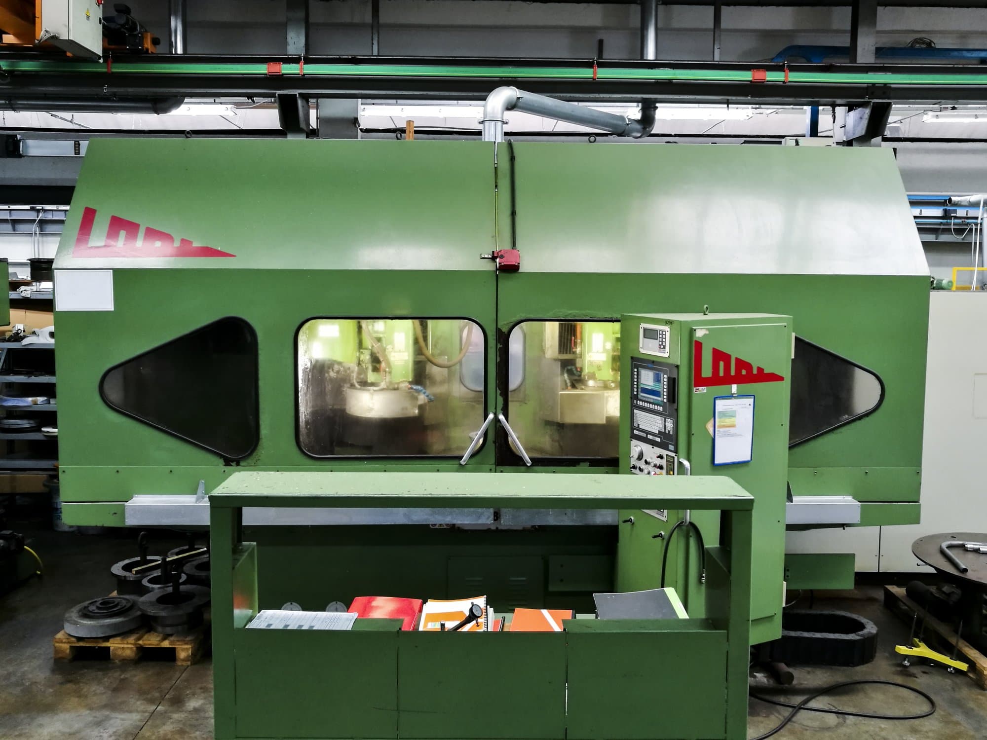 Vista frontale della macchina Lodi RTR S800 CNC