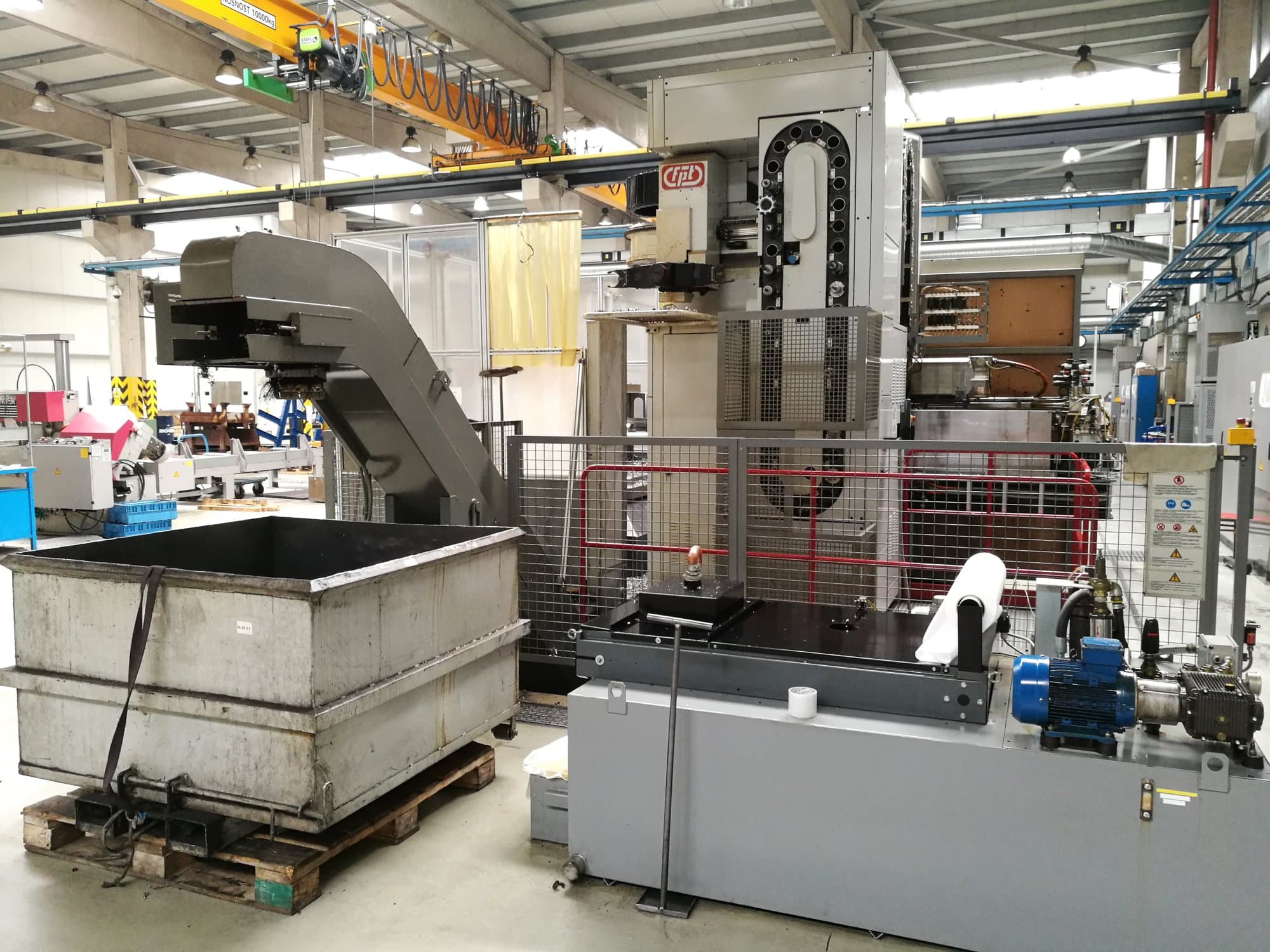 Vista frontale della macchina FPT AREA M