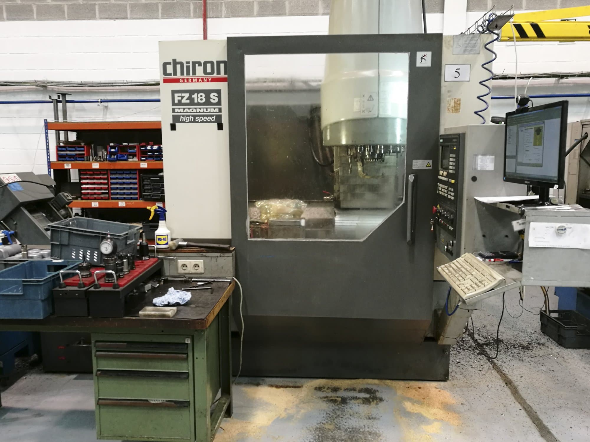 Vista frontale della macchina Chiron FZ18 S Magnum