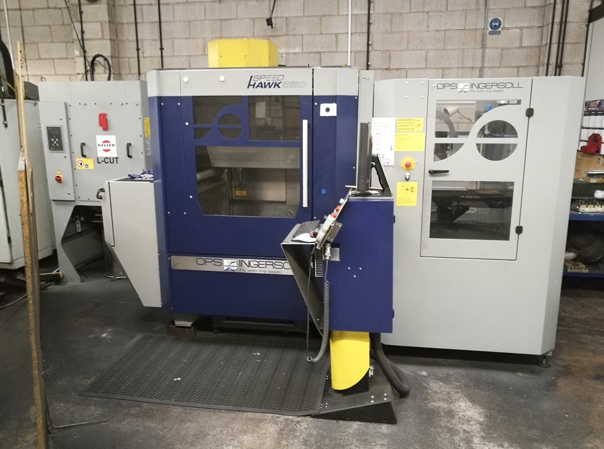 Vista frontale della macchina OPS-INGERSOLL Speed Hawk 550