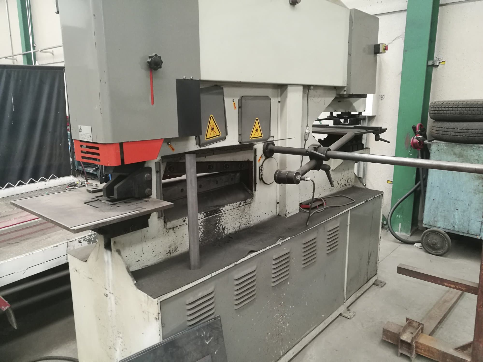 Vista lato destro 1 della macchina Durma IW 110 BTD