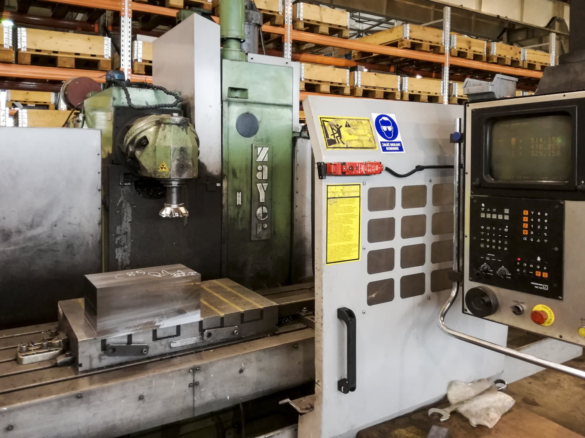 Vista lato sinistro della macchina Zayer BF3