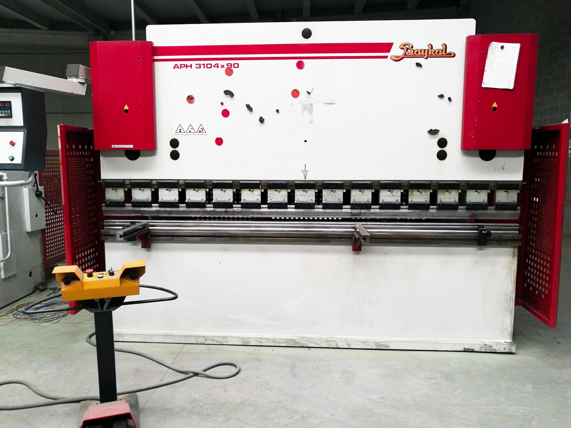 Vista frontaleBaykal APH 3104x90