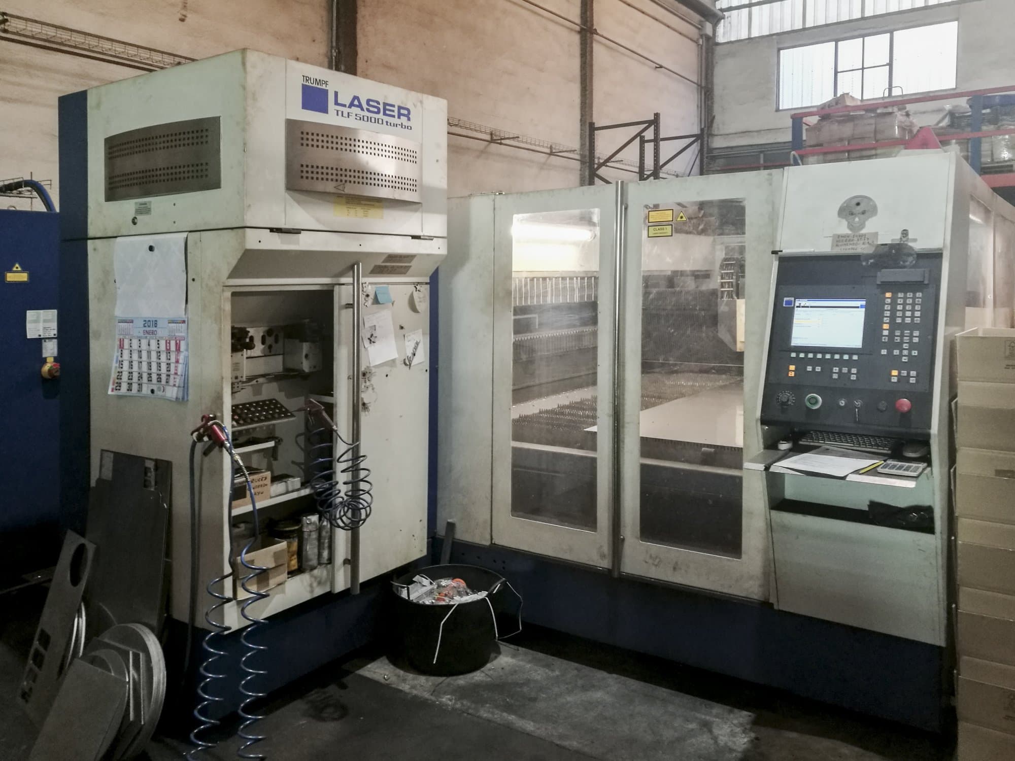 Vista frontale della macchina Trumpf Trumatic L3050