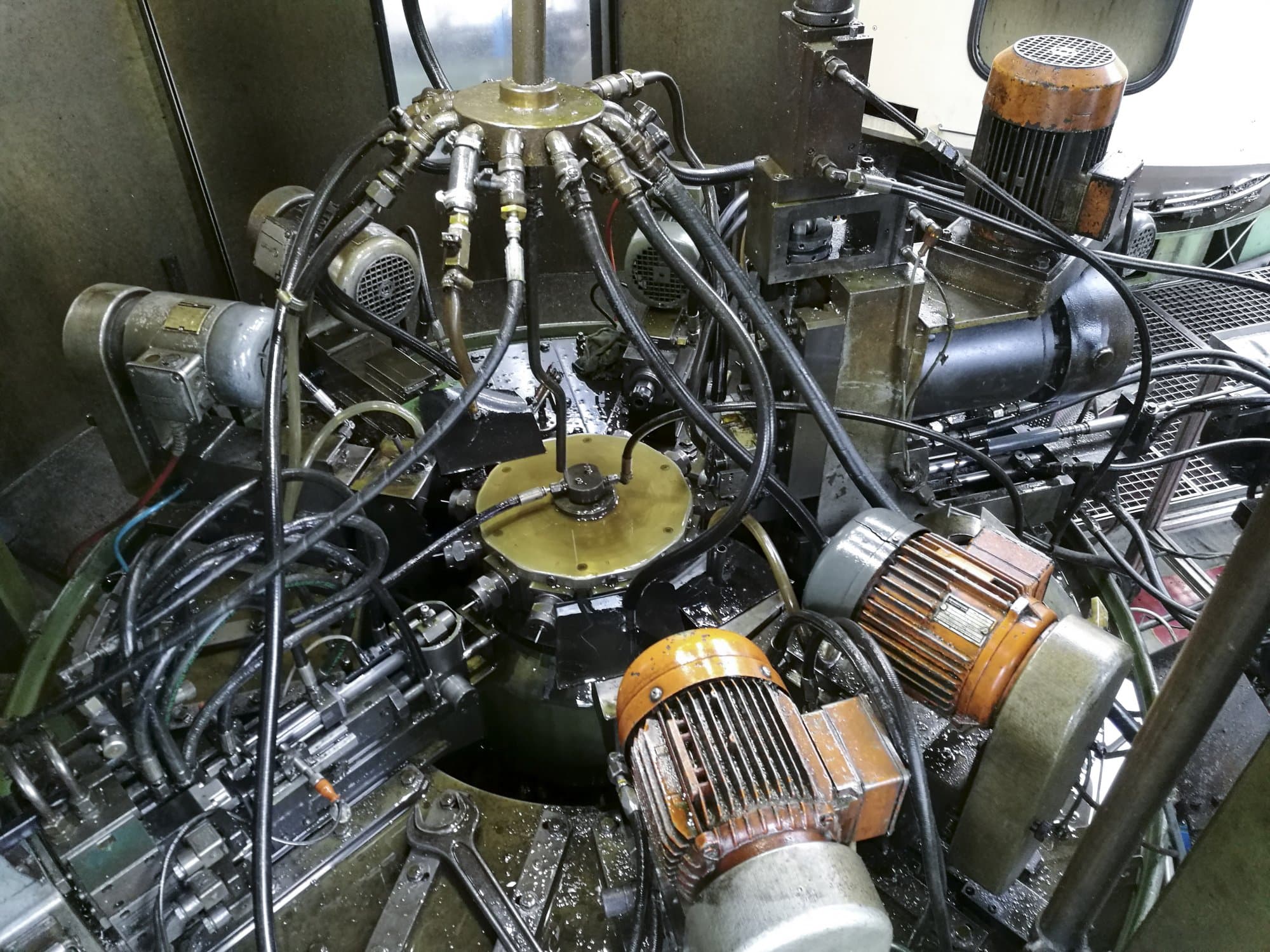 Particolare 1 della macchina RIS-INGOLD Rismatic 151G-12