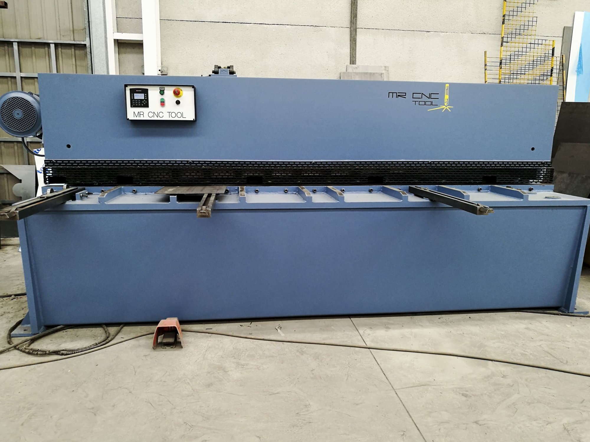 Vista frontale della macchina Loire Safe CHP-6/31