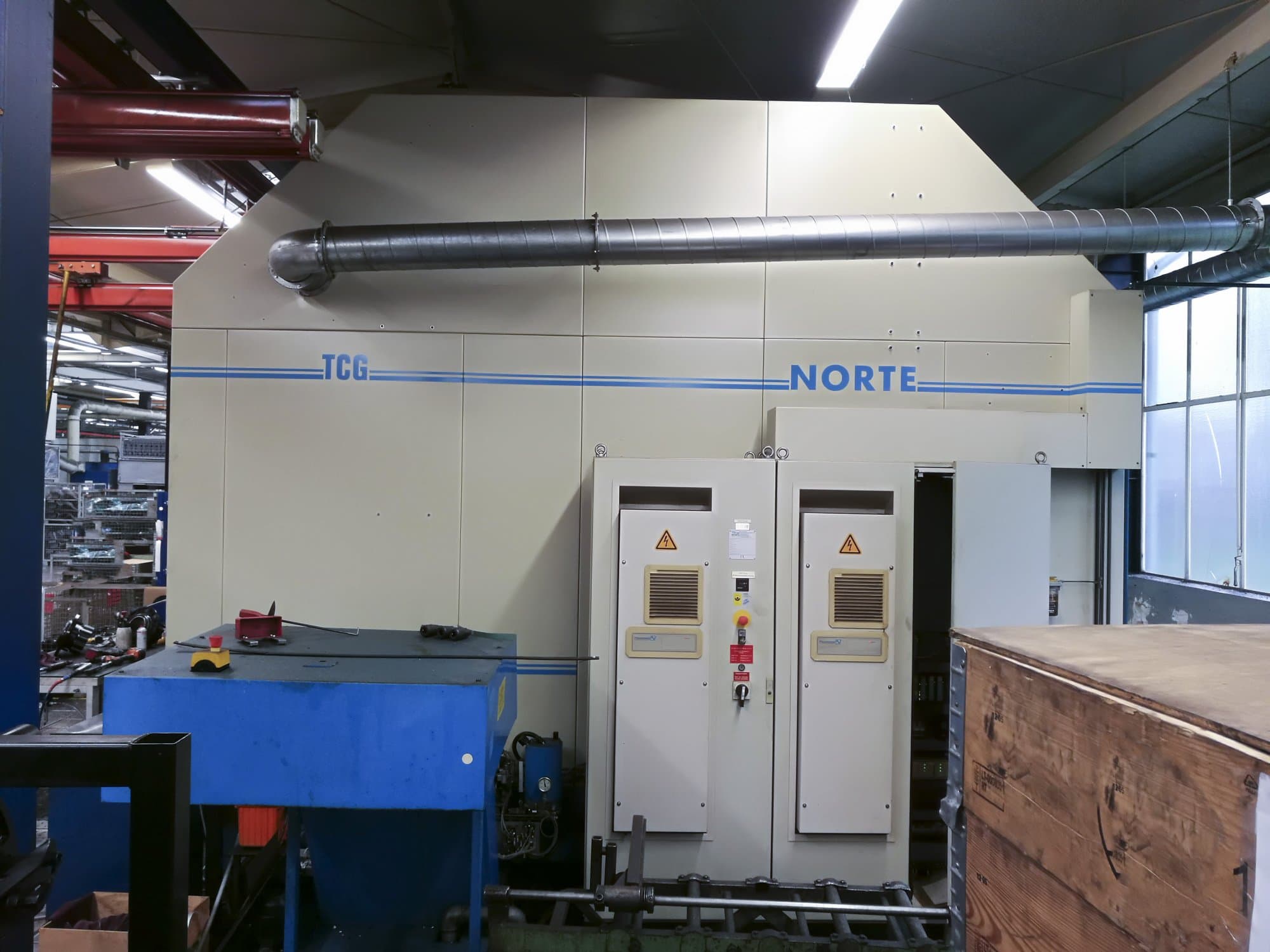 Vista frontale della macchina NORTE VHS 630