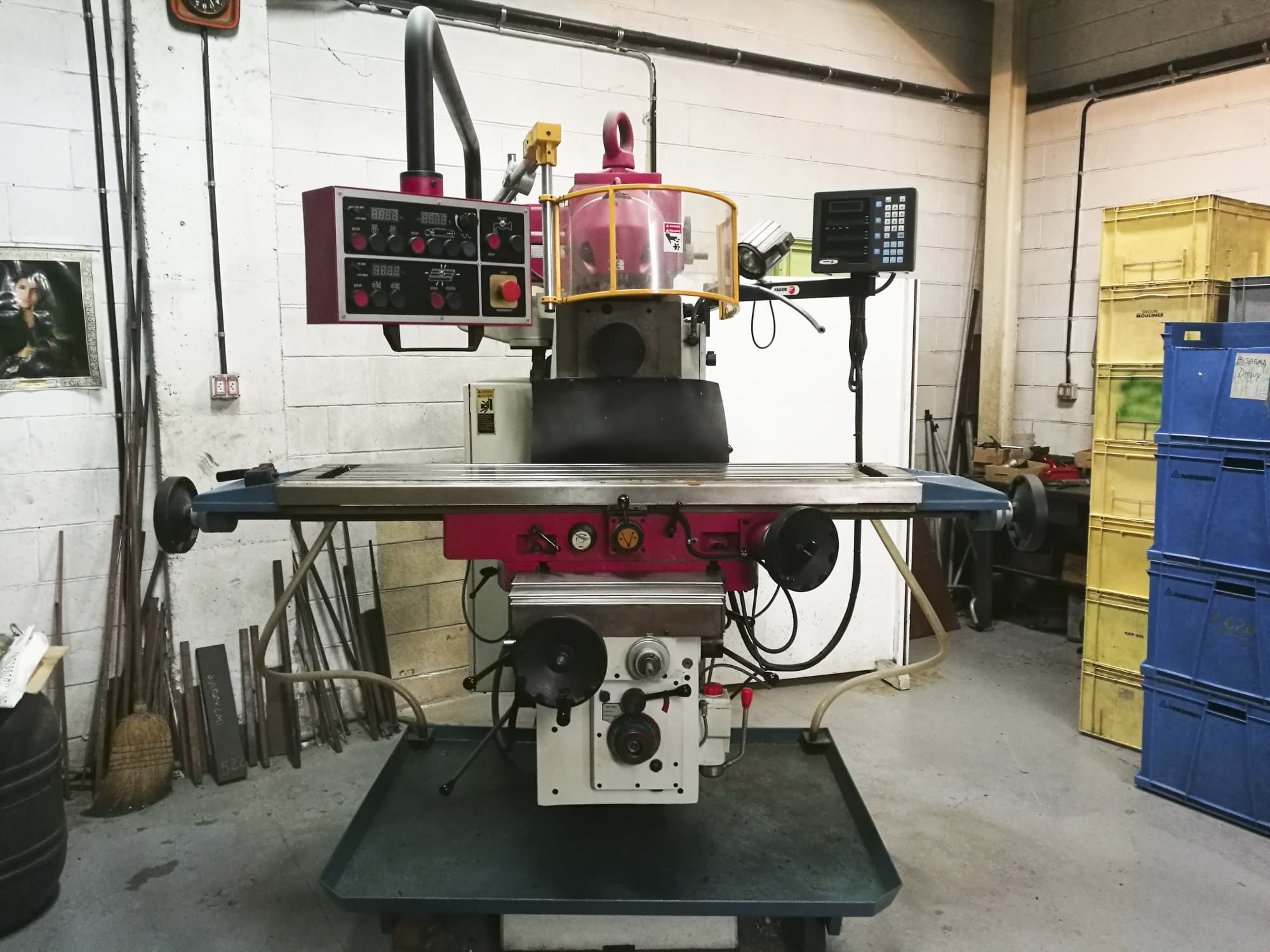 Vista frontale della macchina Lagun FCM 152