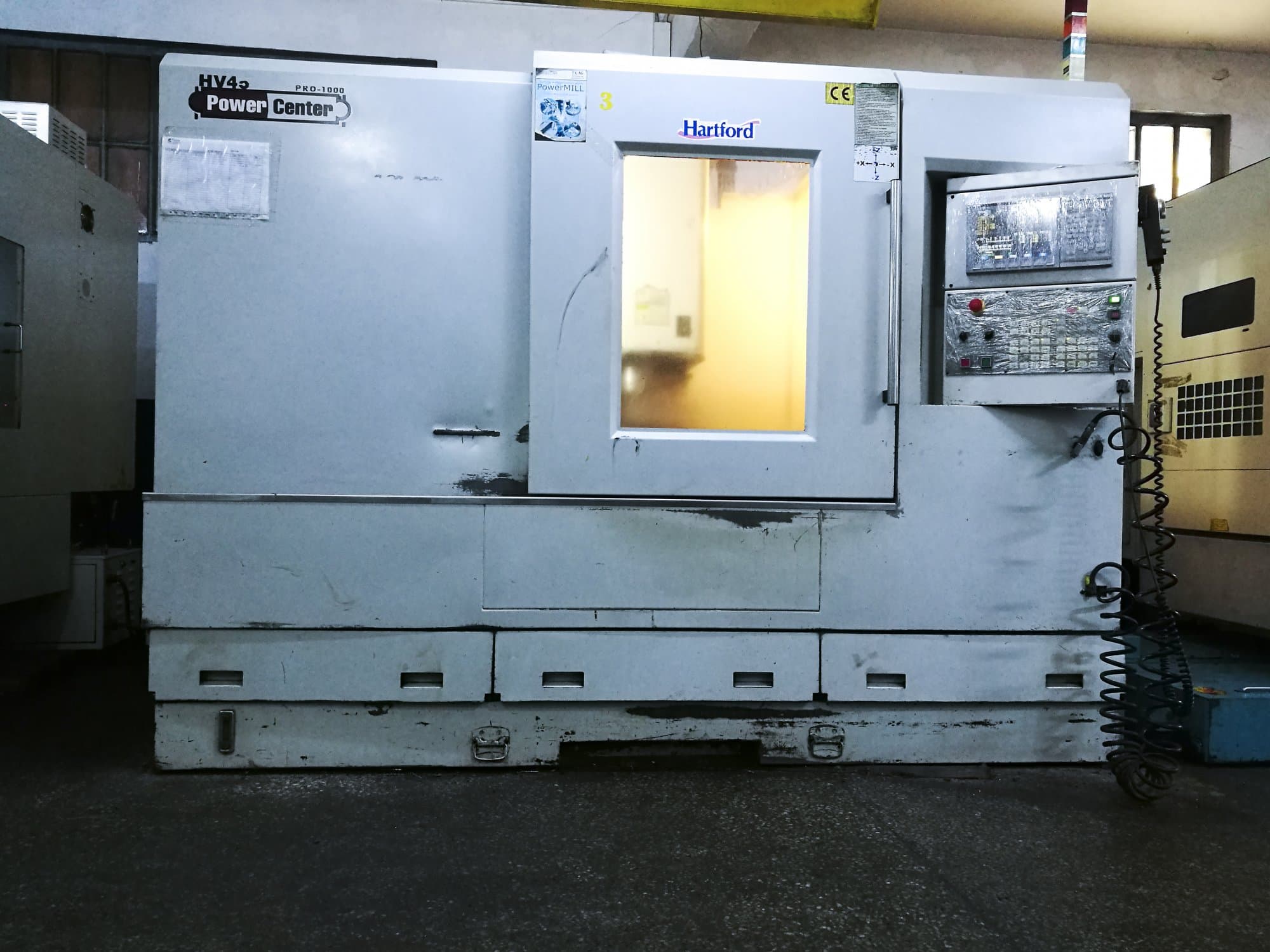 Vista frontale della macchina Hartford PRO1000S