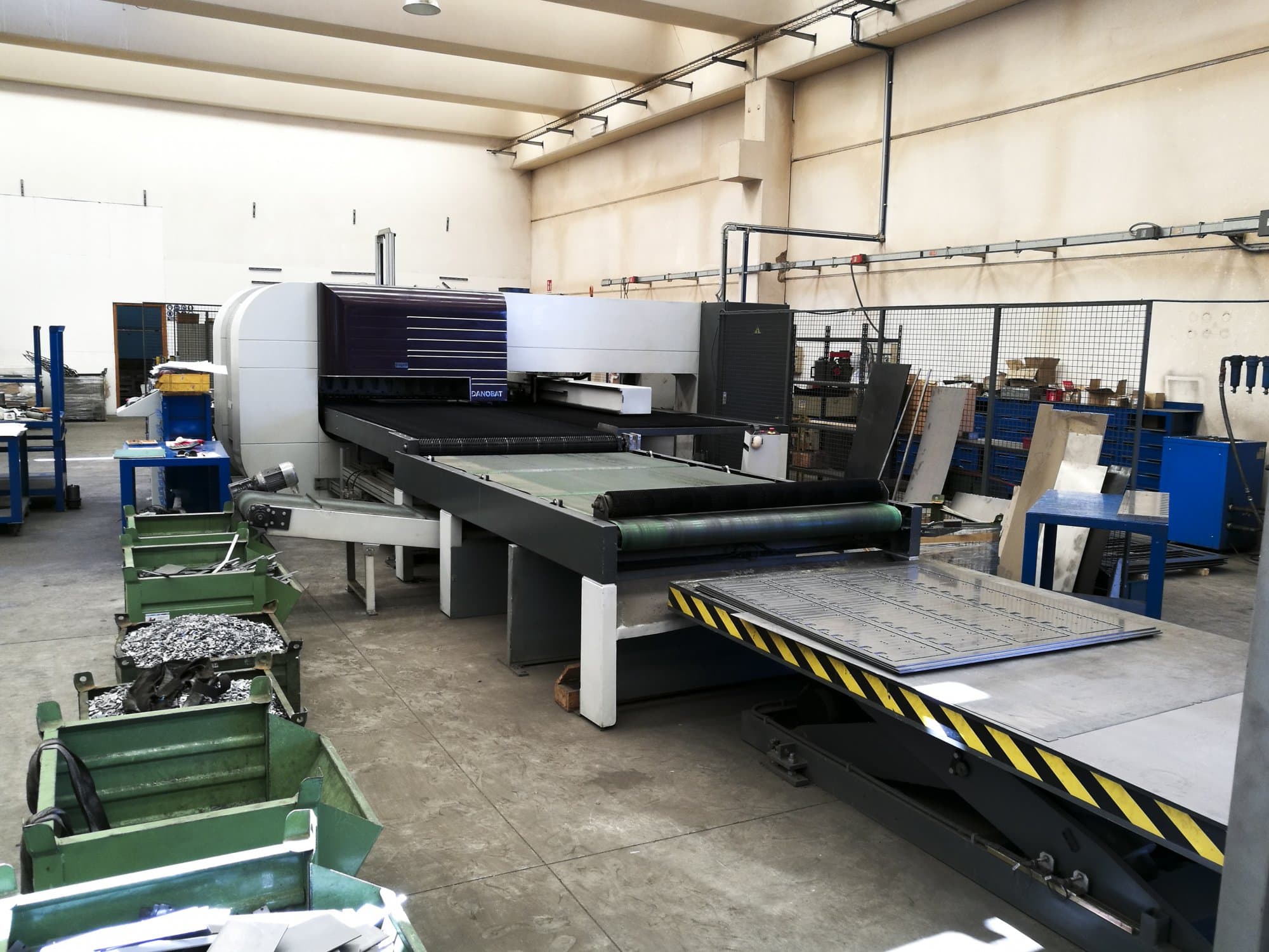 Vista lato sinistro della macchina DANOBAT Cupra 30