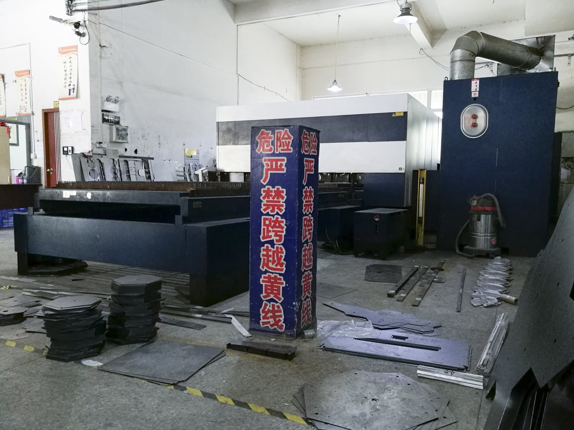 Vista lato destro 1 della macchina Trumpf TruLaser 3030