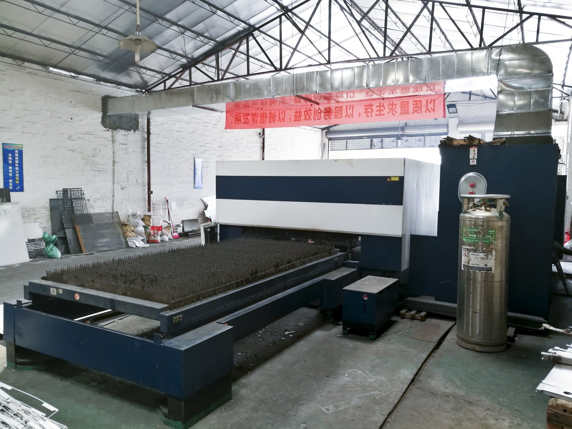 Vista lato destro 1 della macchina Trumpf TruLaser 3030