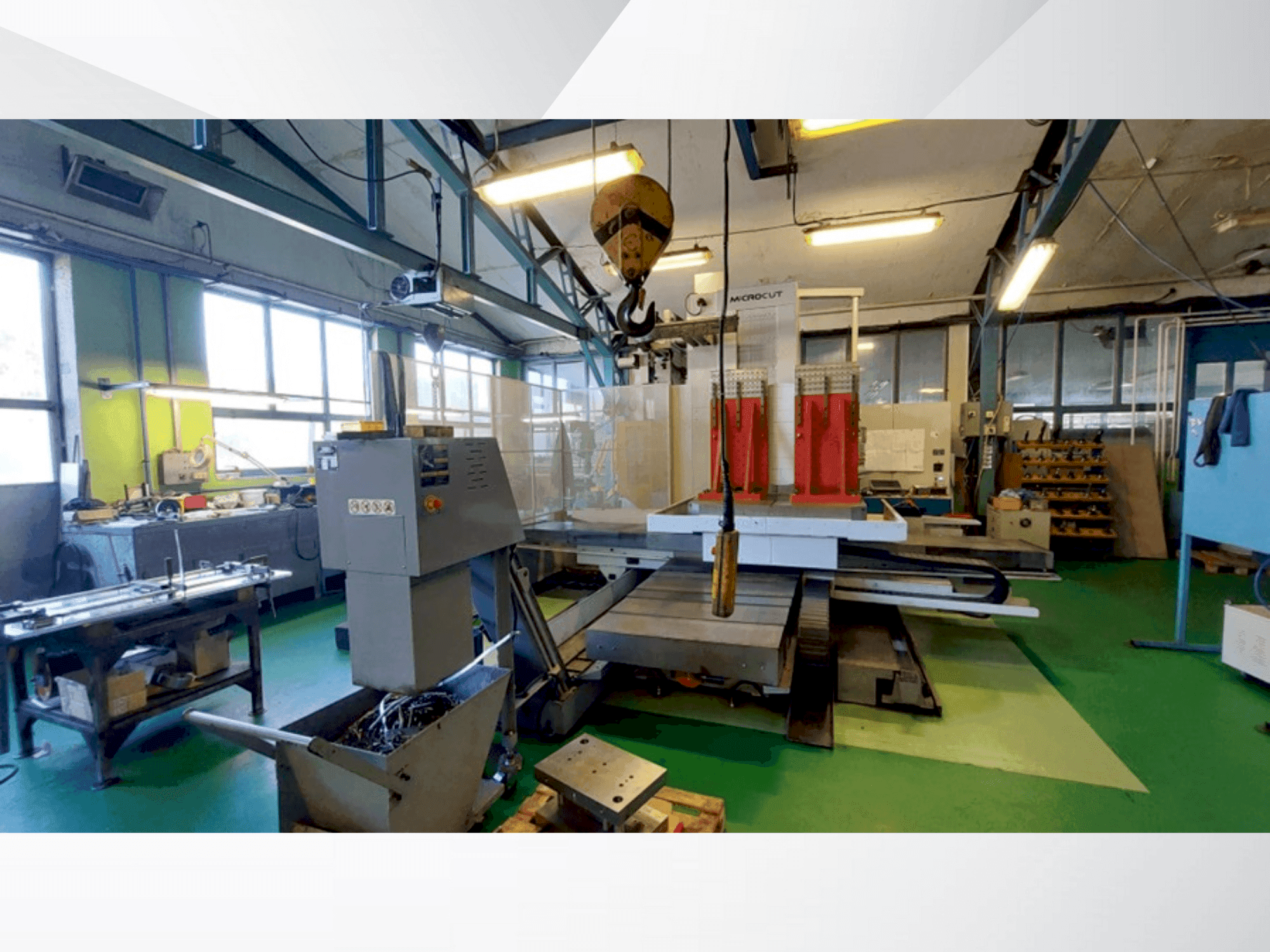 Vista frontale della macchina MICROCUT HBM-4