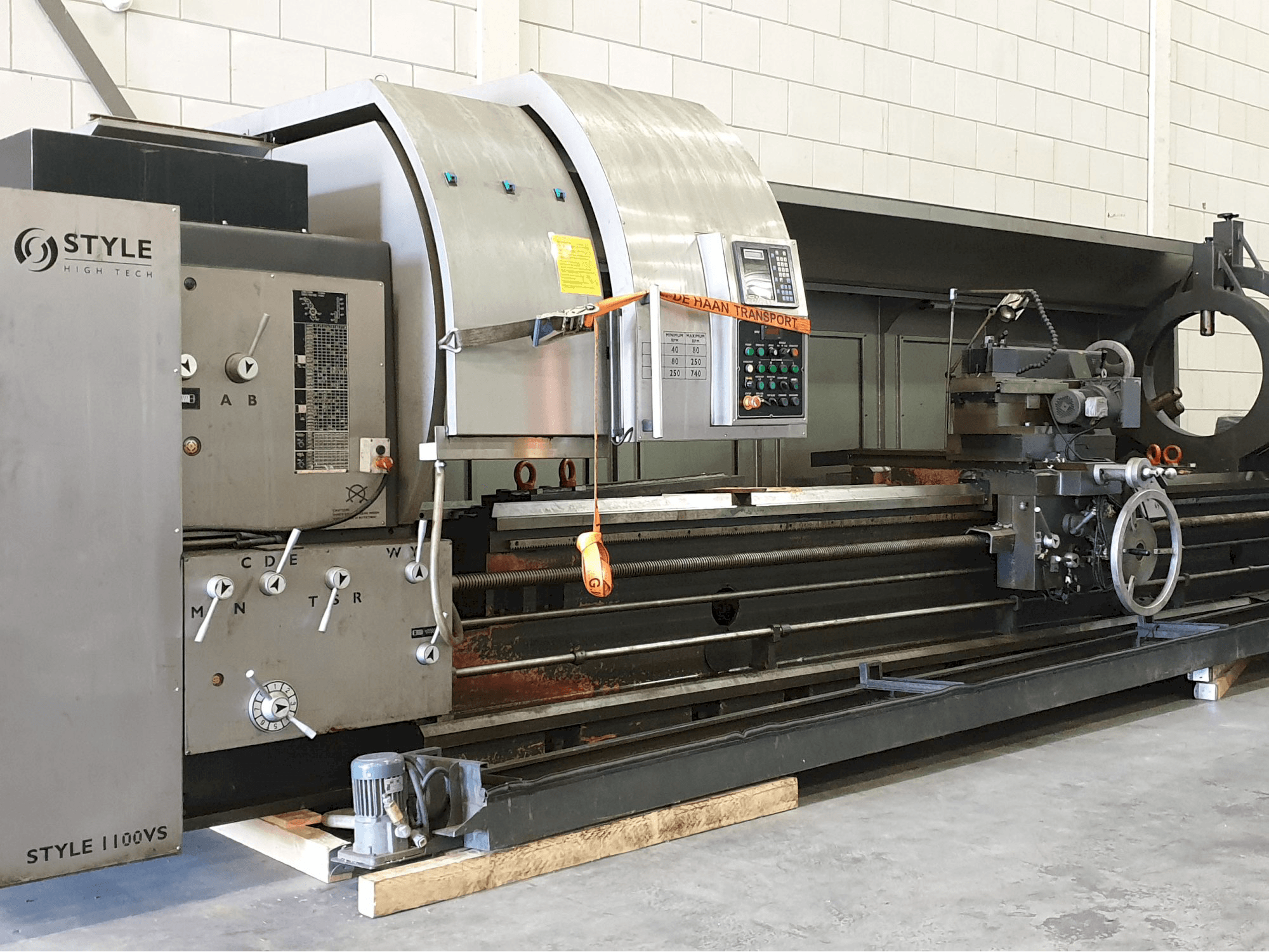 Vista frontale della macchina STYLE 1100VS