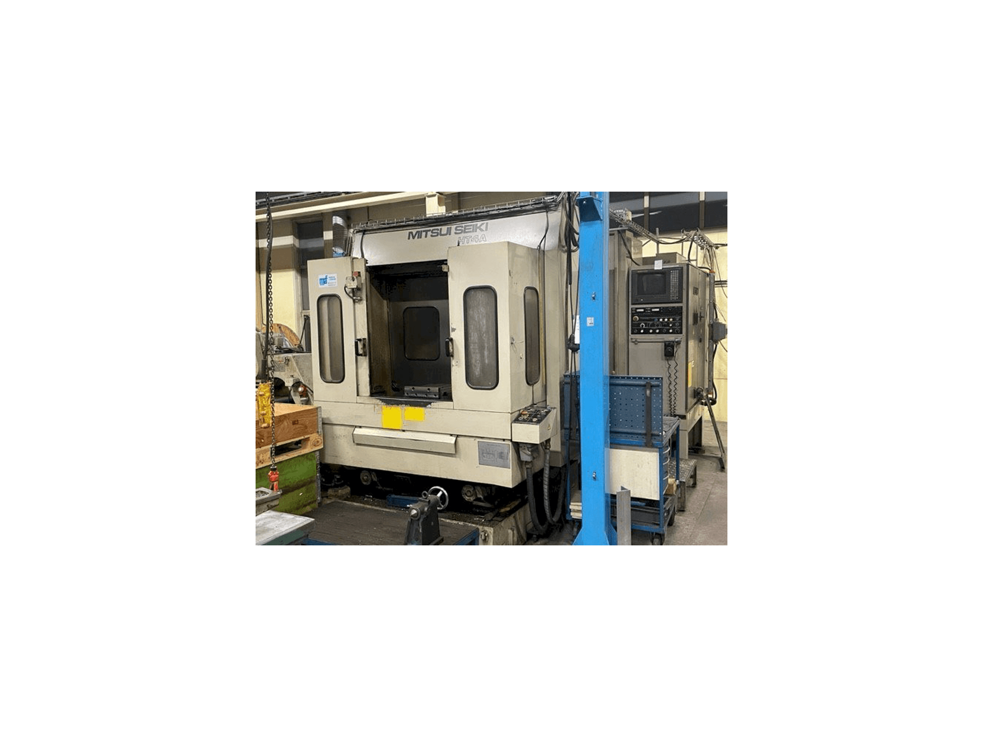 Vista frontale della macchina Mitsui Seiki HT4A