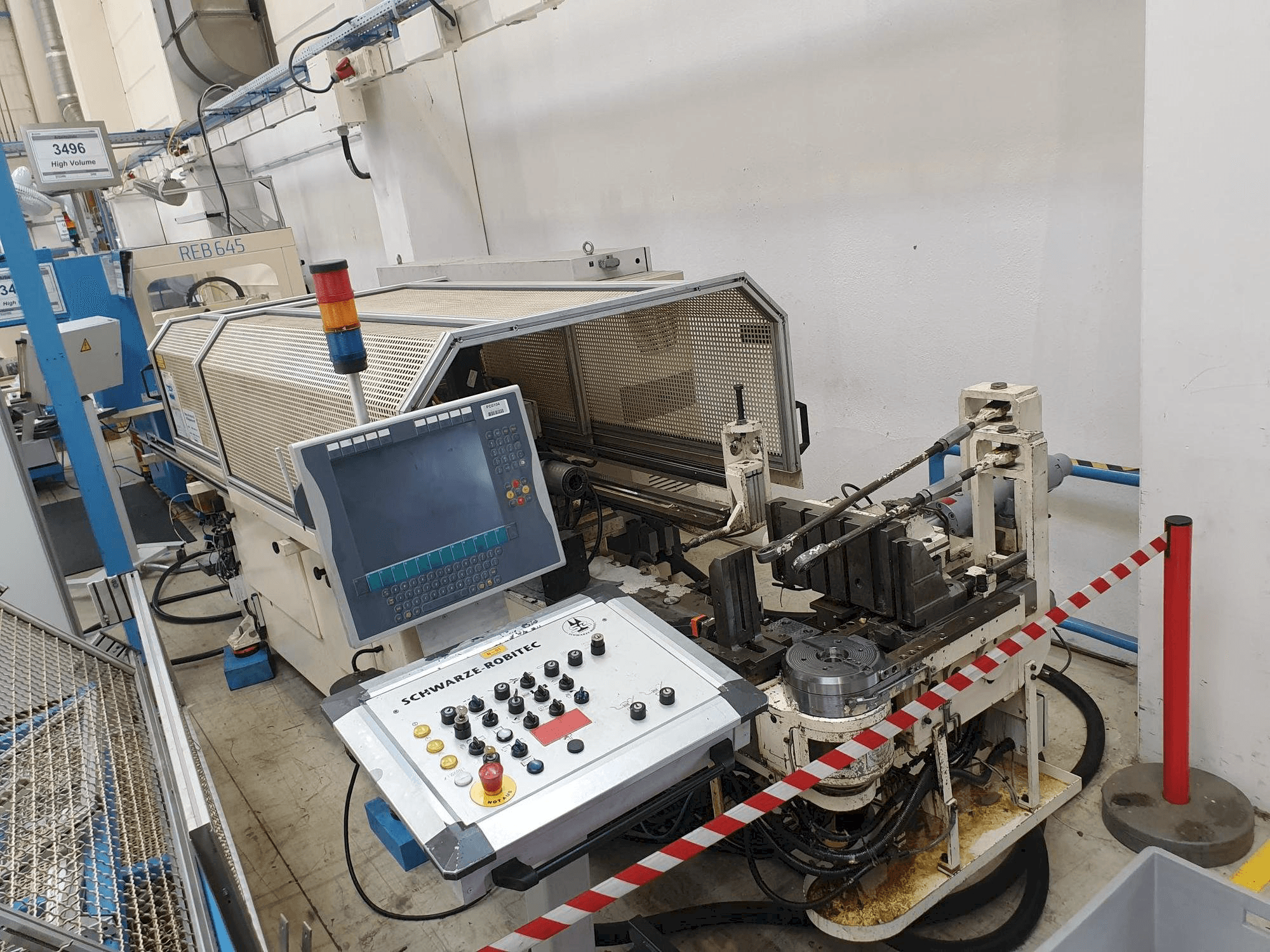 Vista frontale della macchina SCHWARZE-ROBITEC CNC40MR
