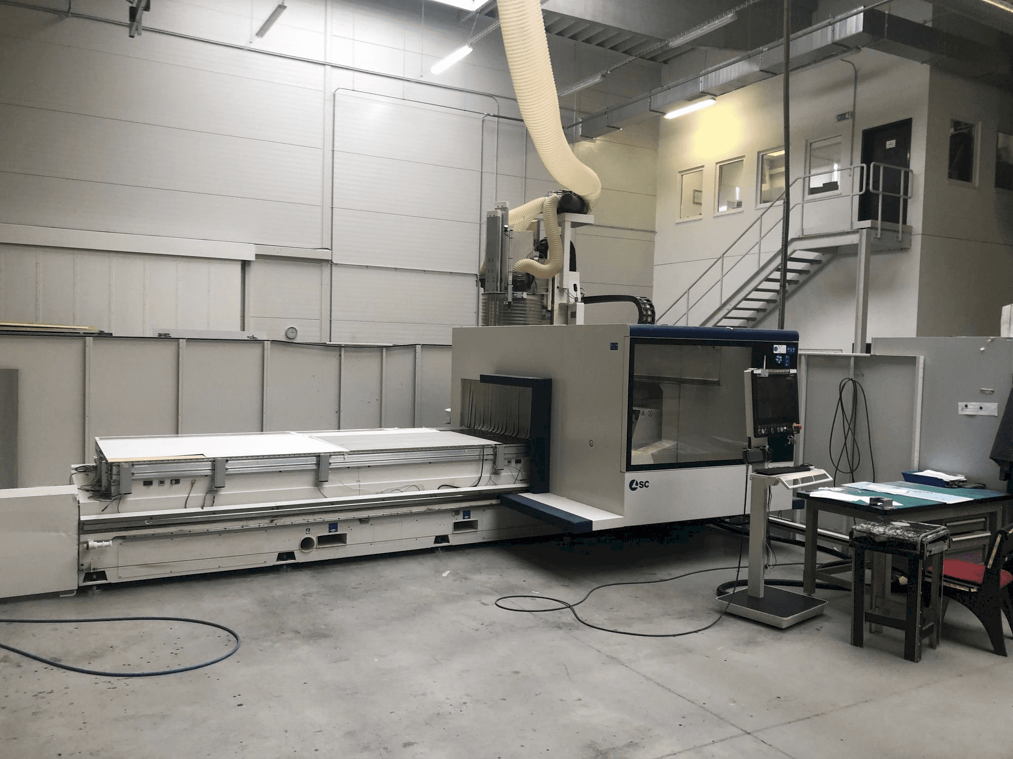 Vista frontale della macchina SCM ACCORD 50 FX-M