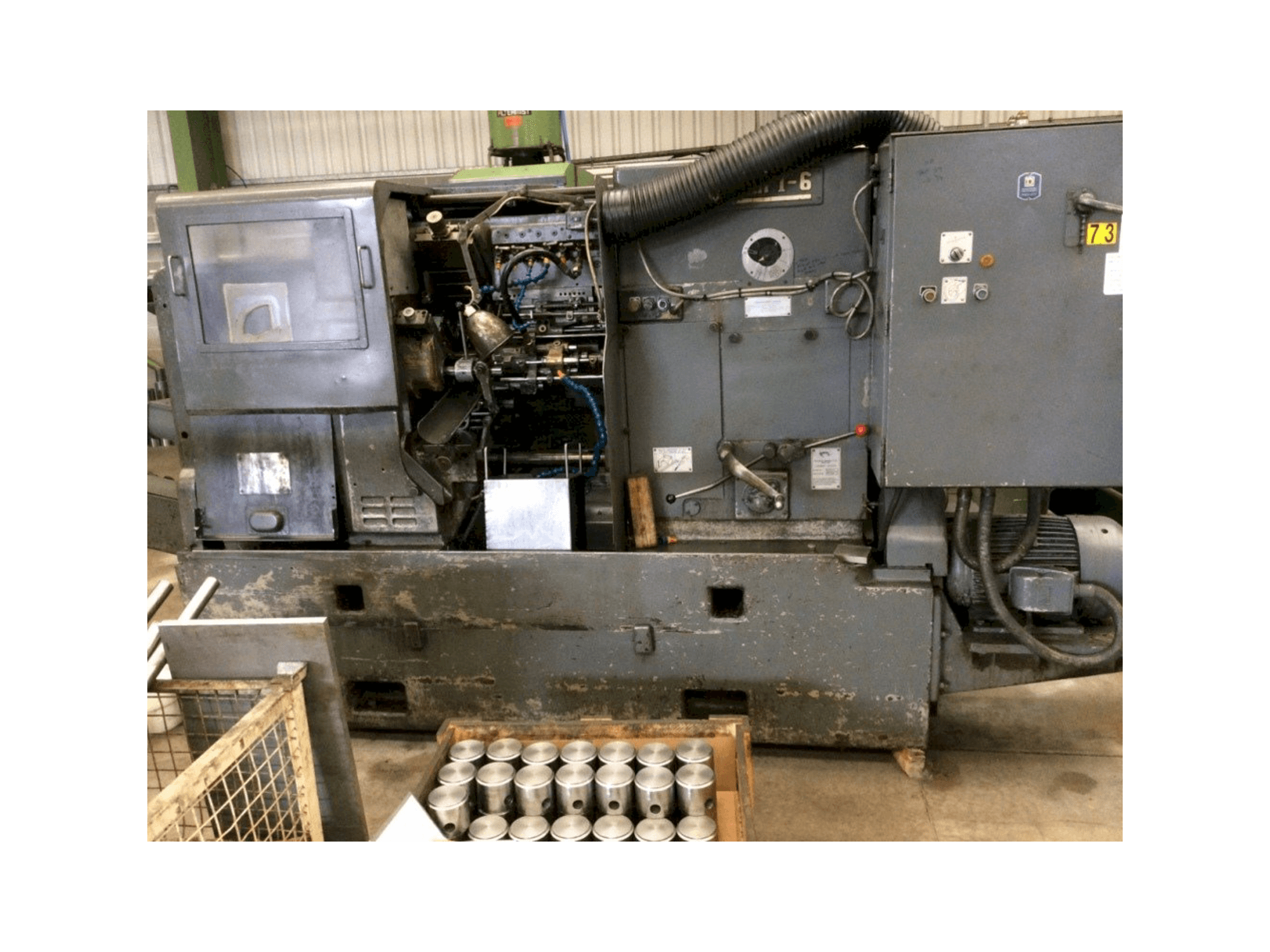 Vista frontale della macchina Wickman 1-2