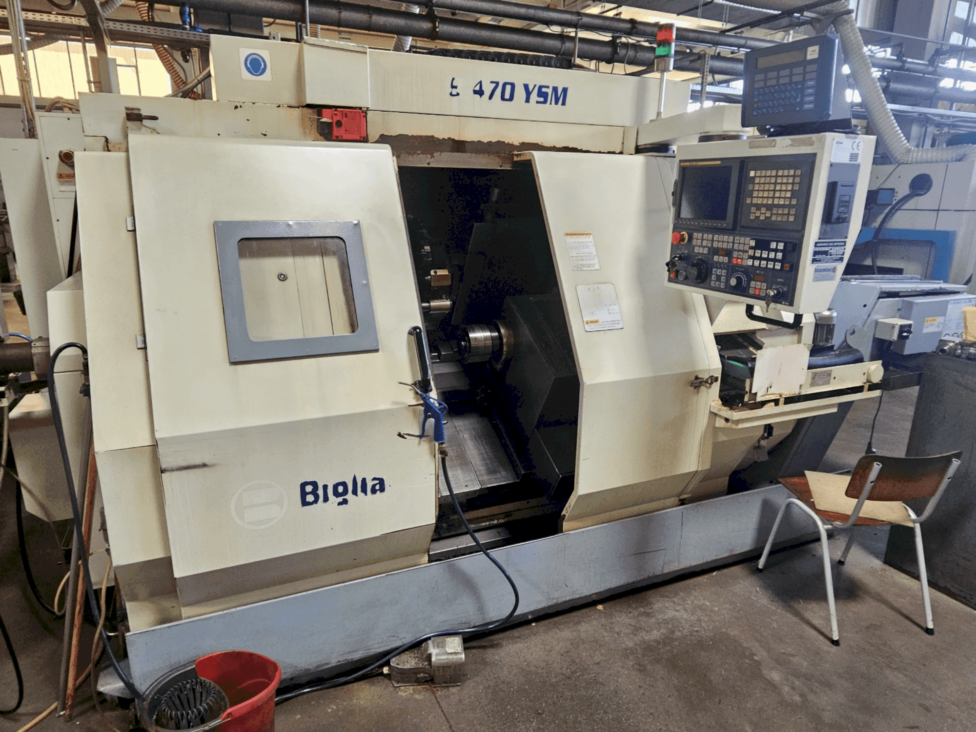 Vista frontale della macchina Biglia B 470 YSM