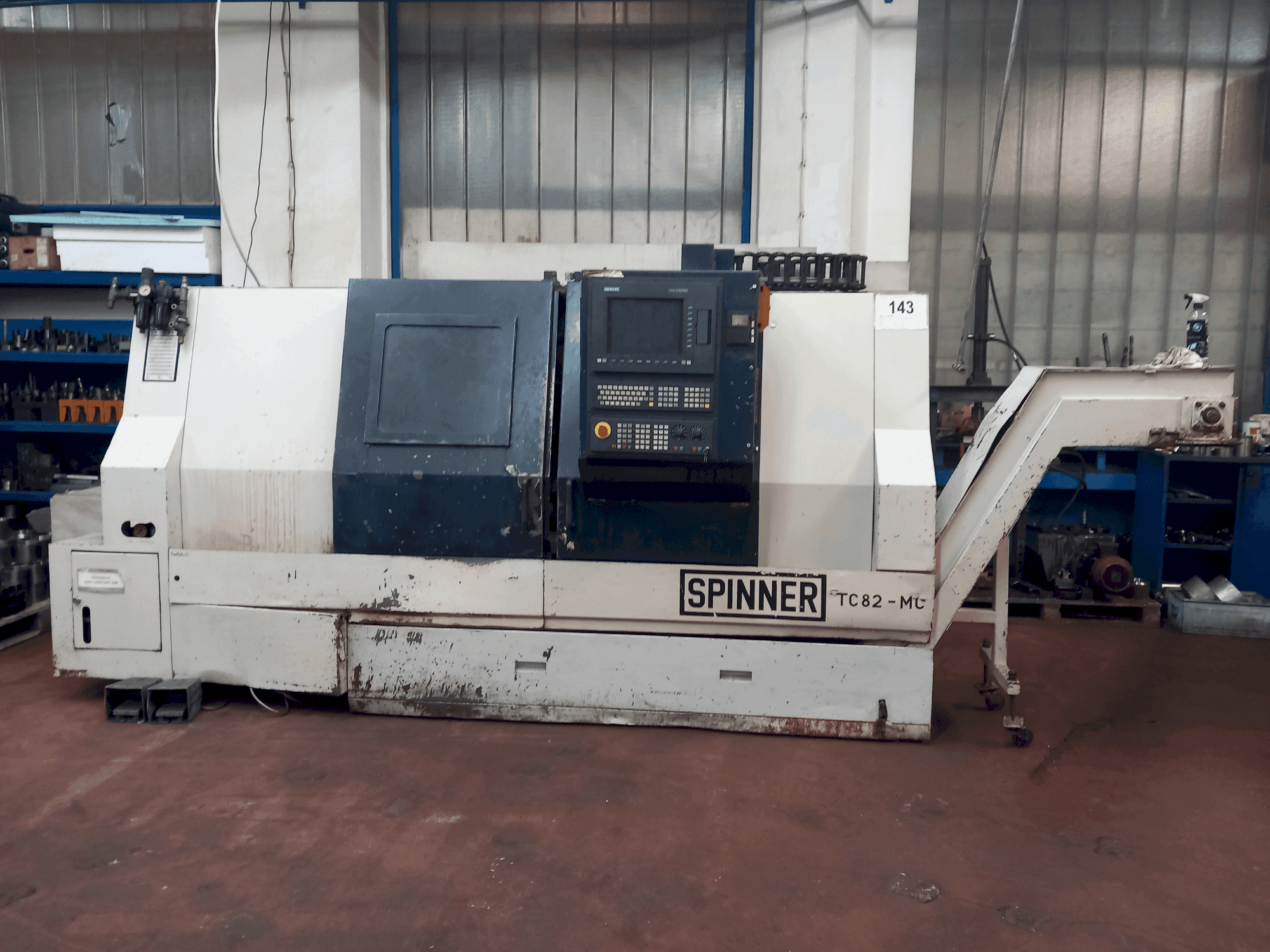 Vista frontale della macchina SPINNER TC 82 -MC