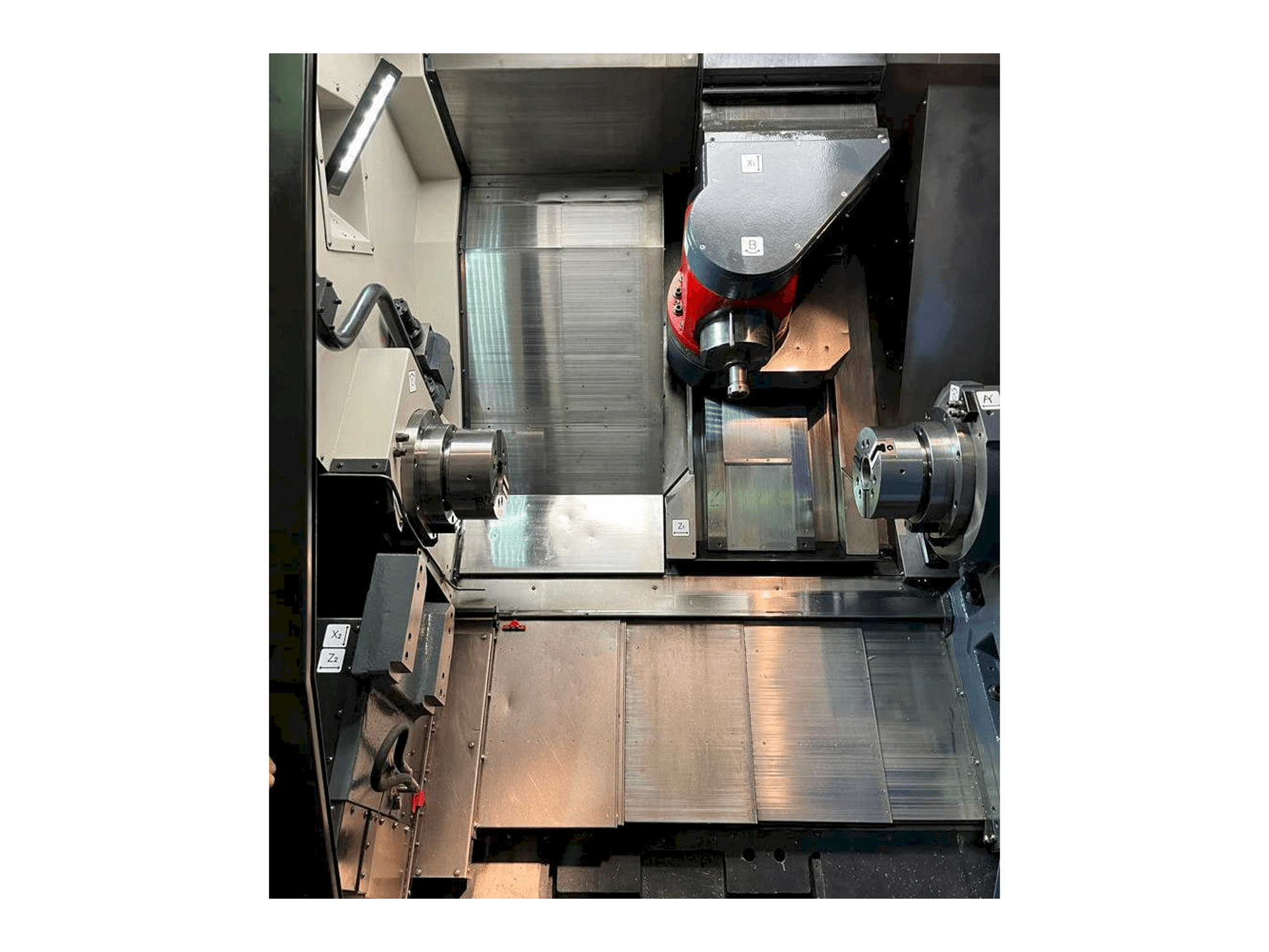 Area di lavoro della macchina DOOSAN MX2000S