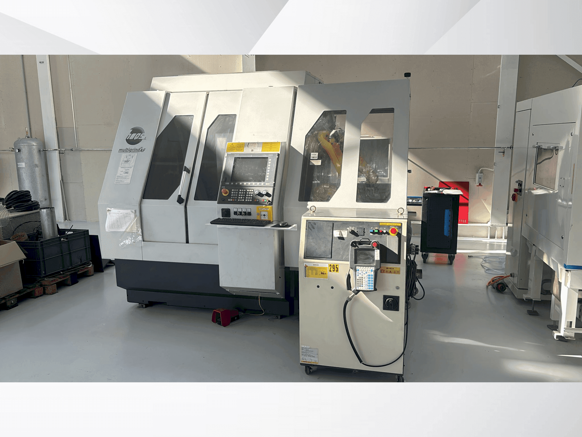 Vista frontale della macchina HAAS Multigrind AF/SL