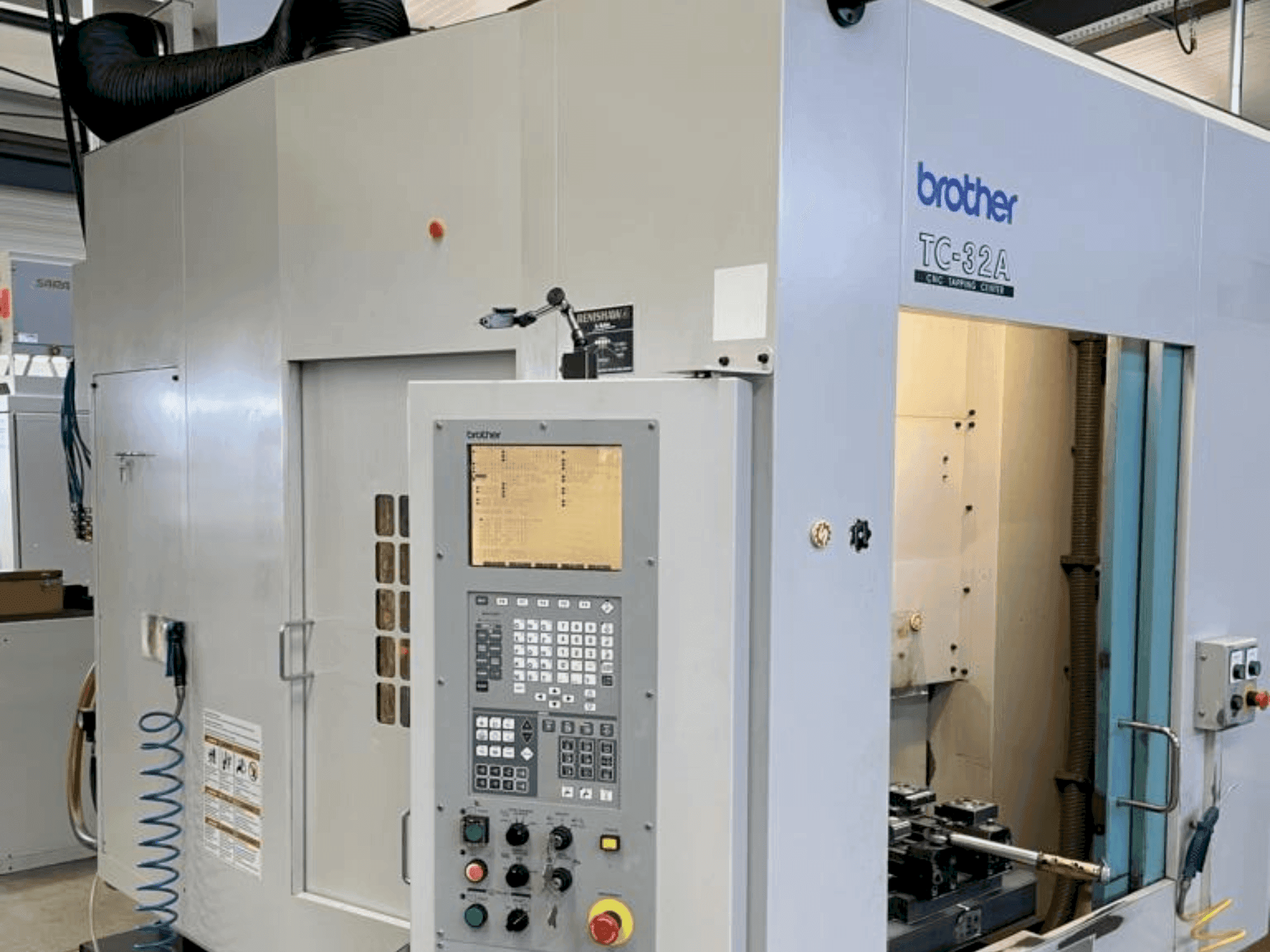Vista frontale della macchina Brother TC32A