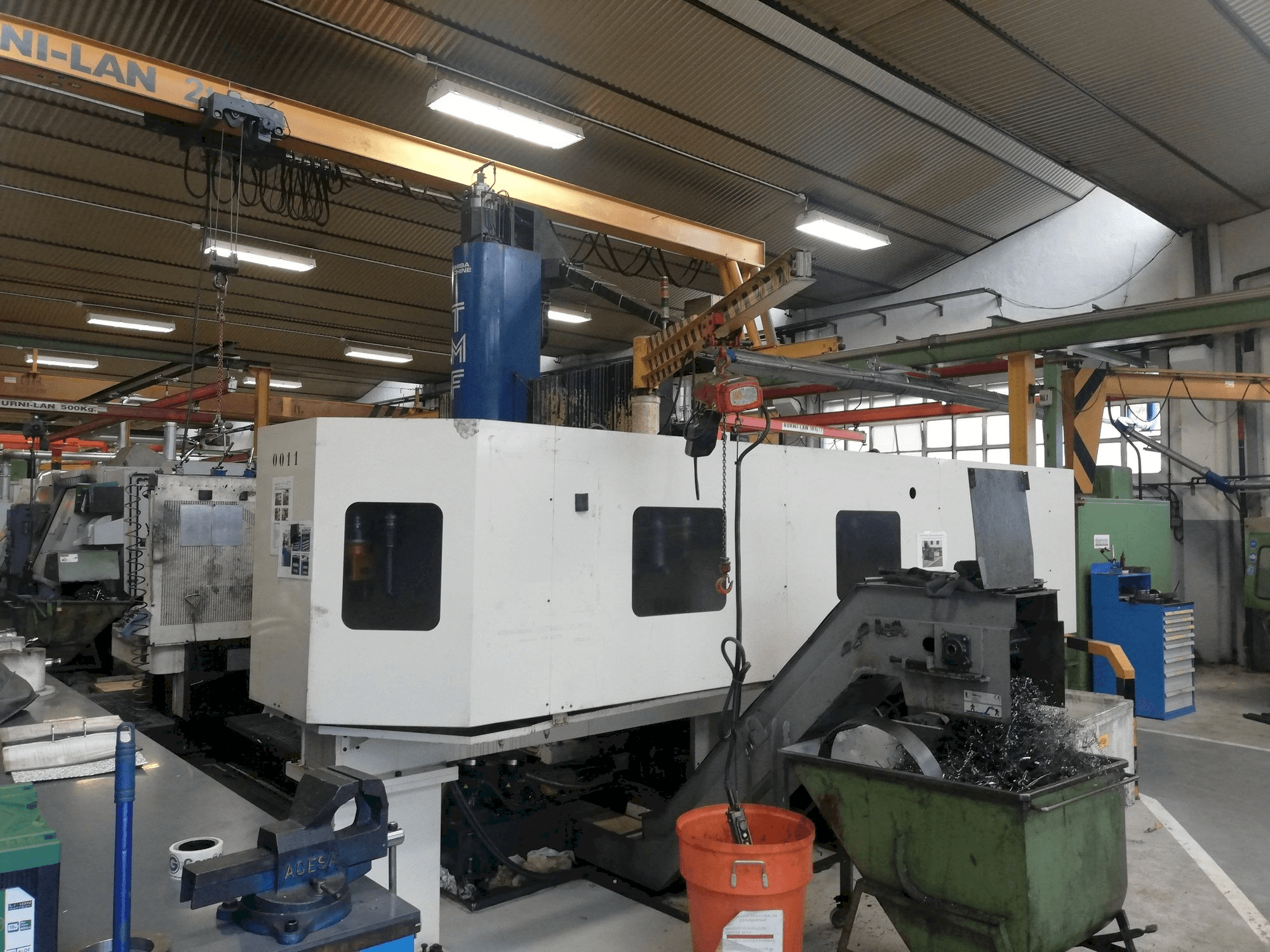 Vista frontale della macchina Toshiba TMF-10