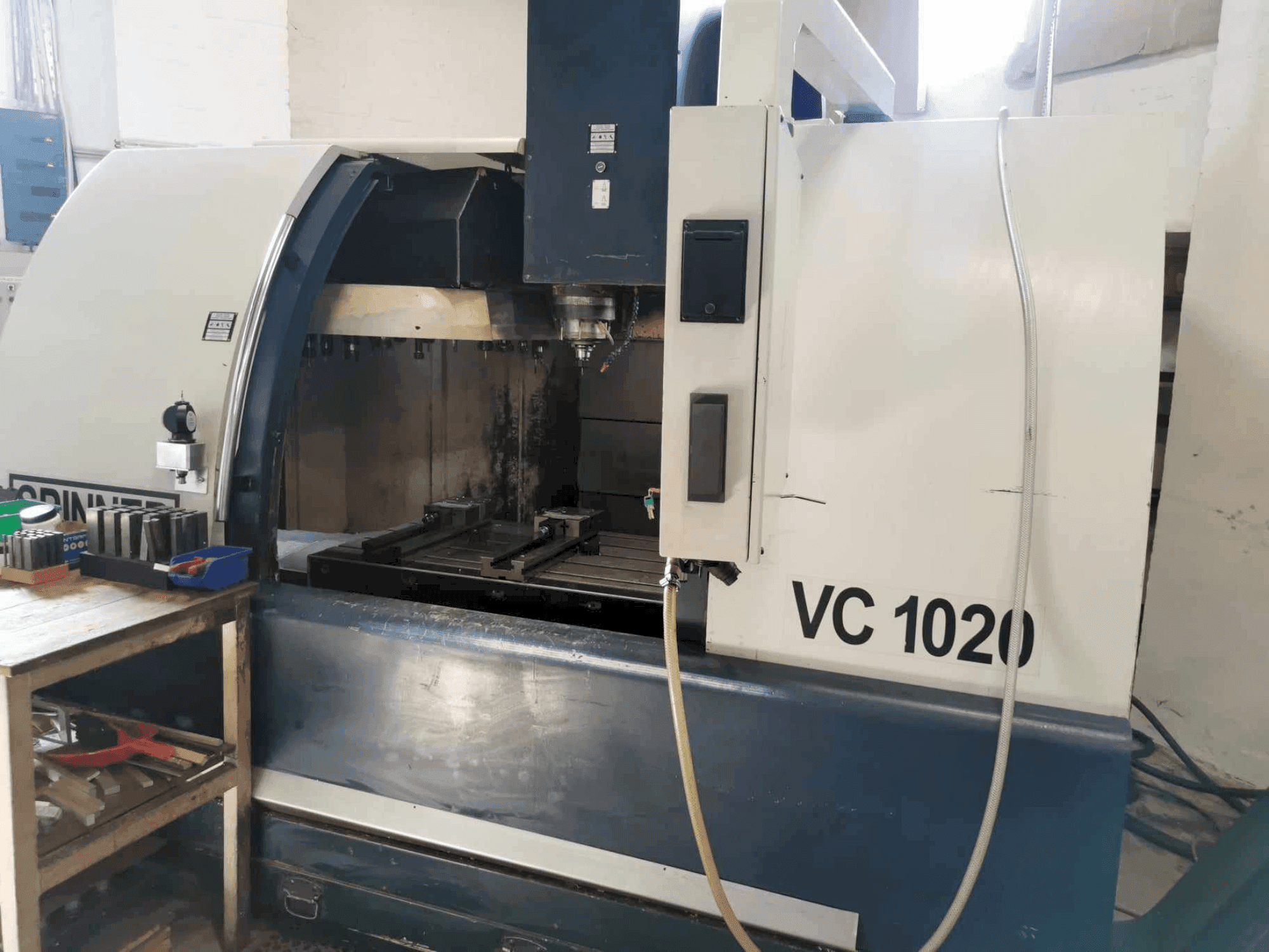Vista frontale della macchina SPINNER VC 1020