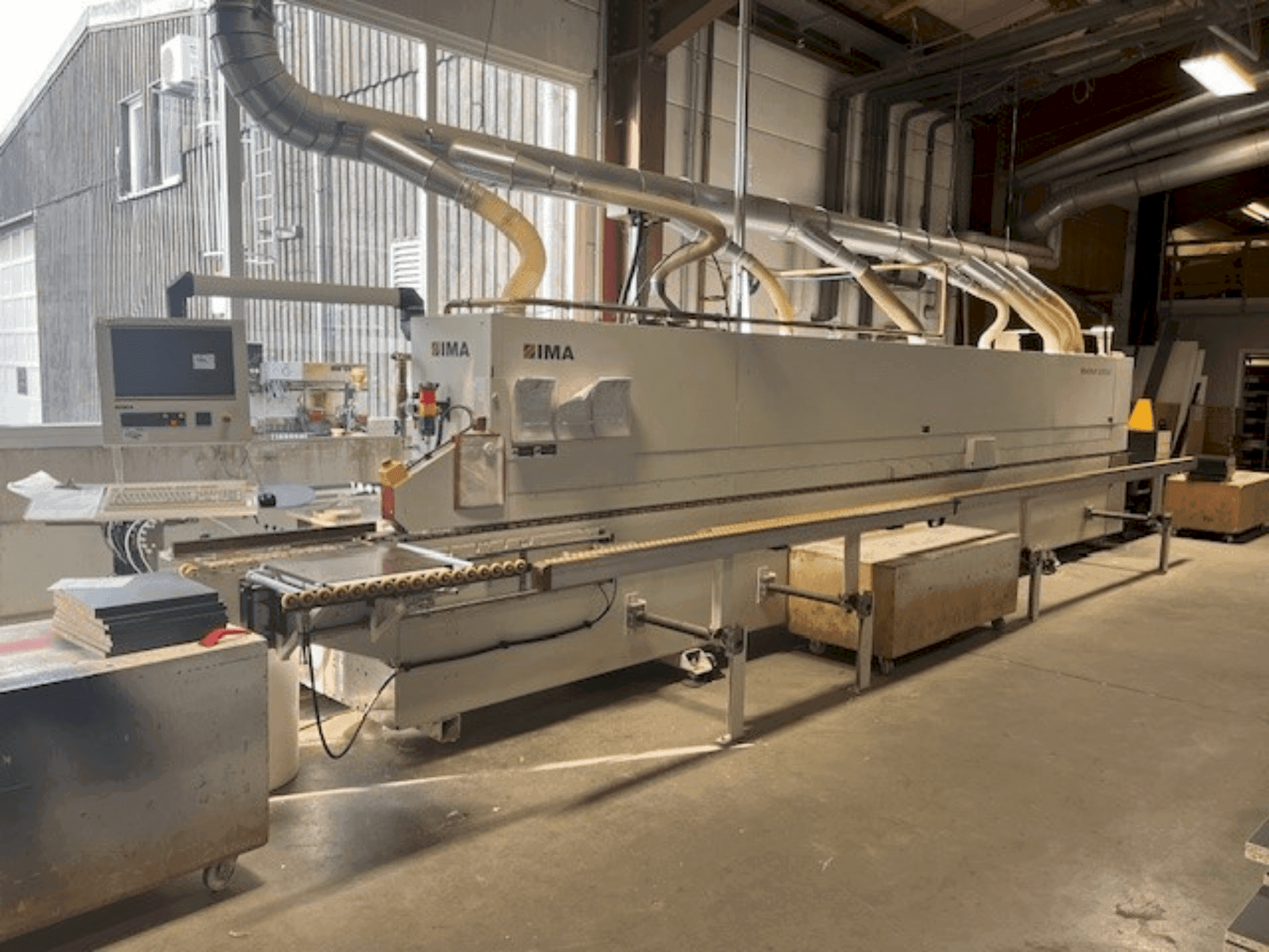 Vista frontale della macchina IMA Novimat/Contour/I/G80/700/R3+