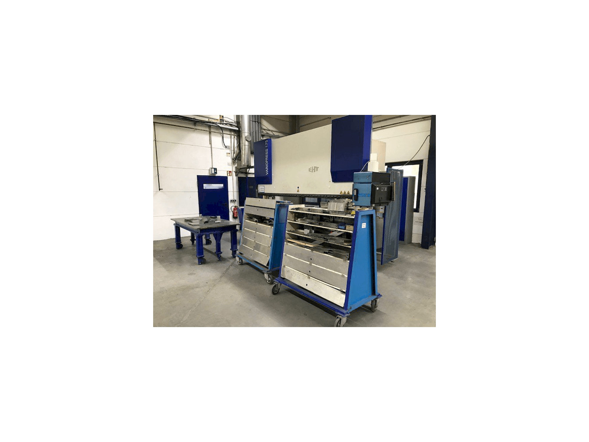 Vista frontale della macchina EHT VARIOPRESS 175-4050