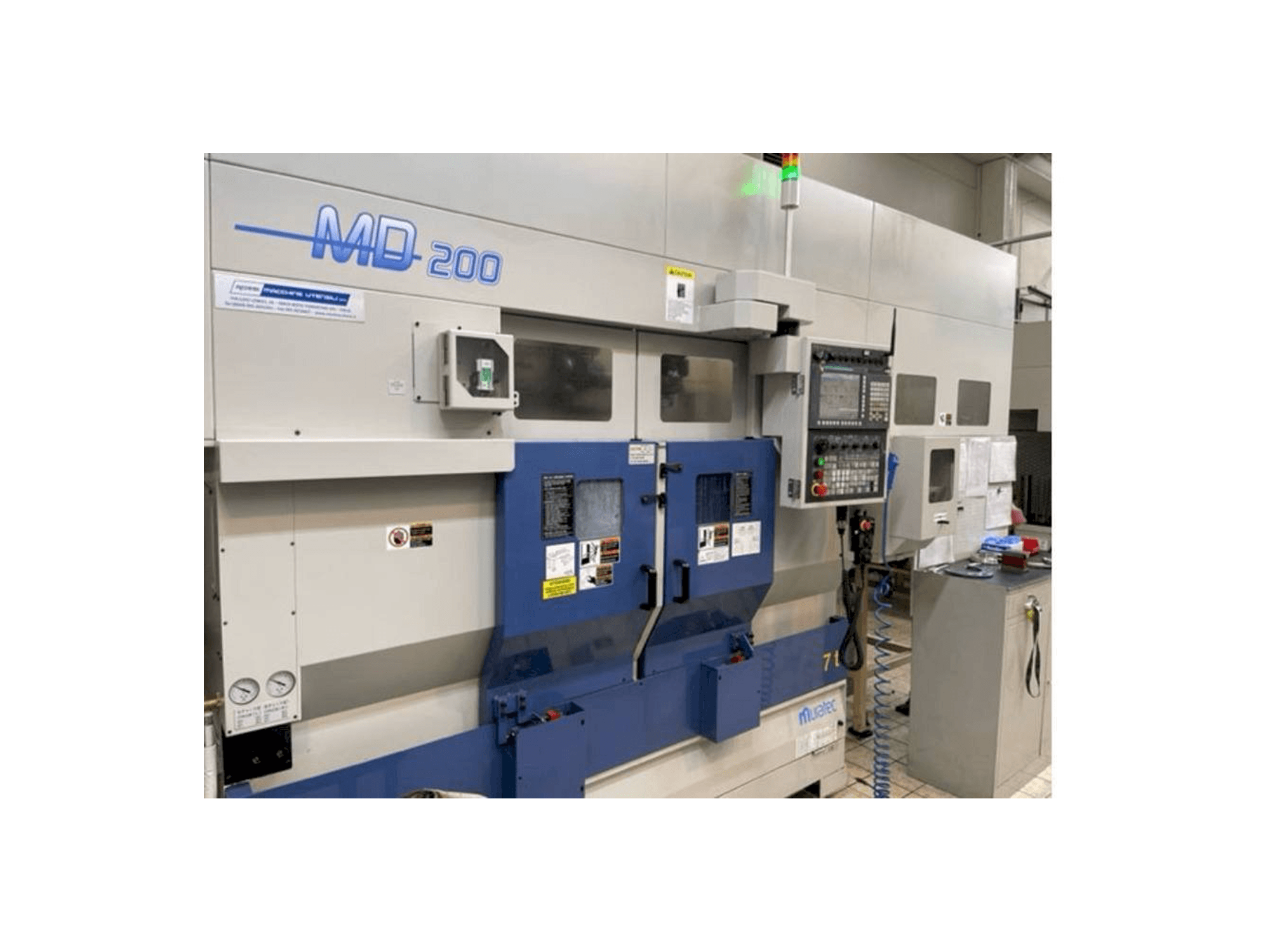 Vista frontale della macchina Muratec MD 200