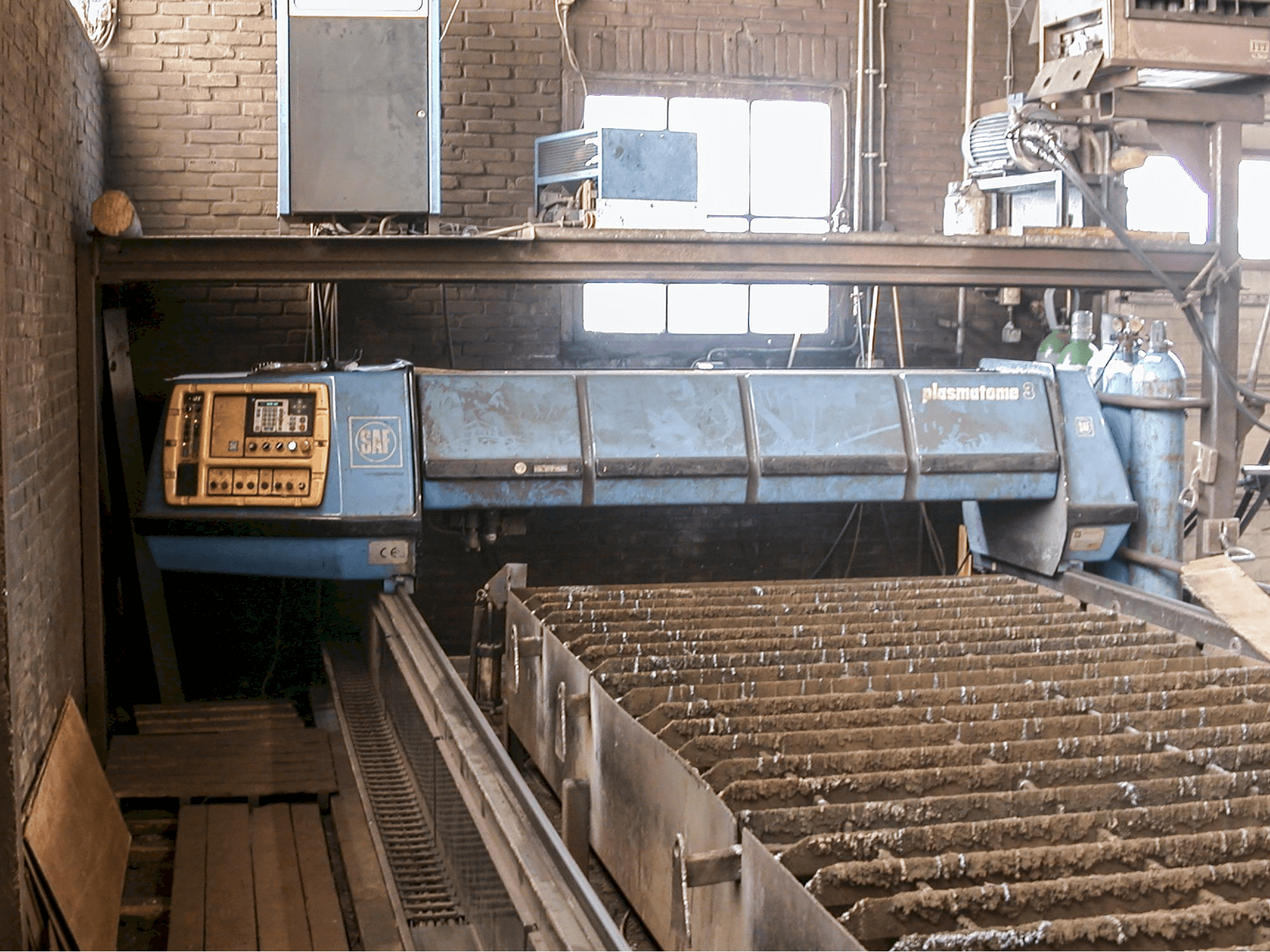 Vista frontale della macchina SAF PLASMATOME 3