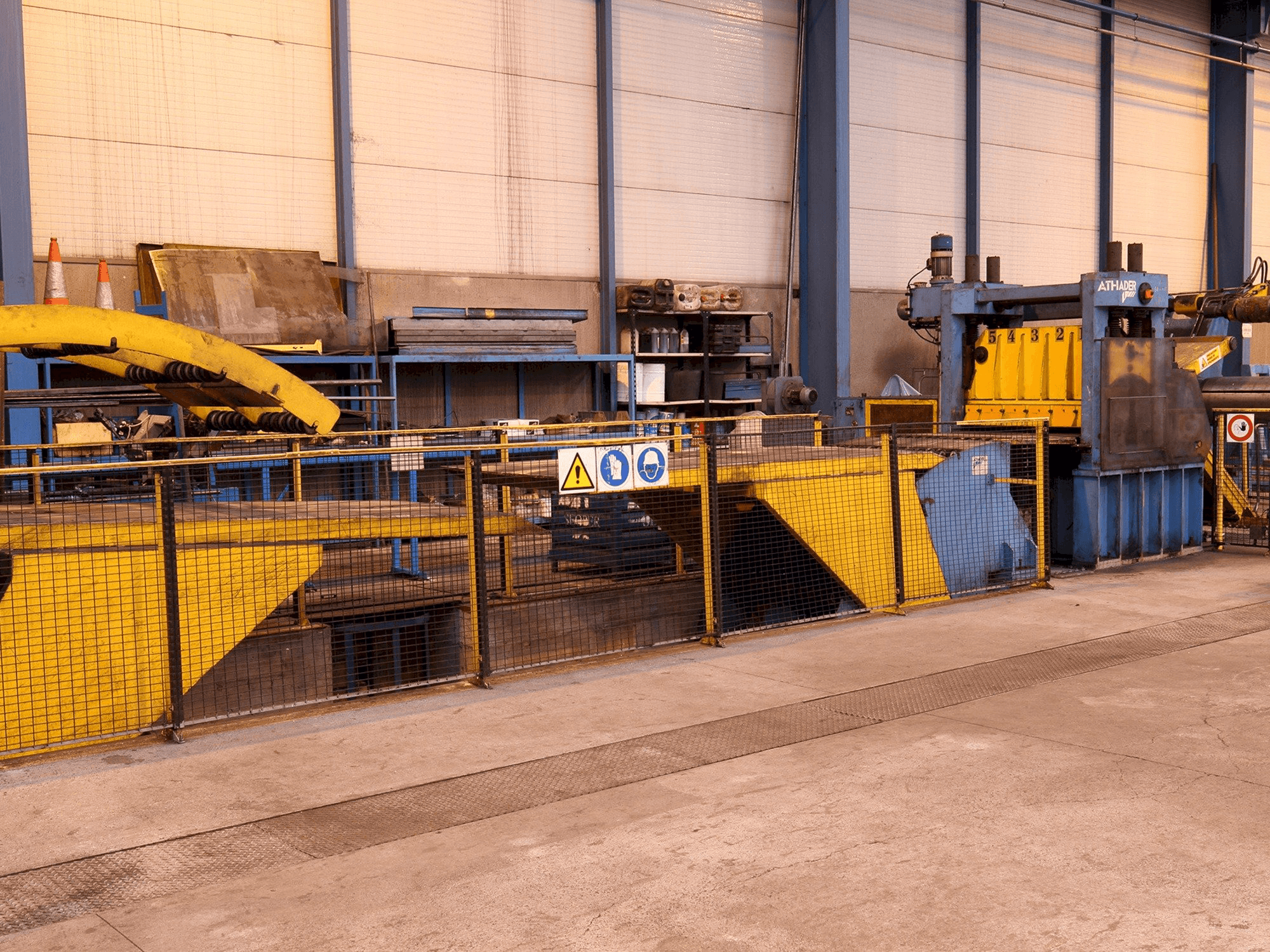 Vista frontale della macchina ATHADER J21