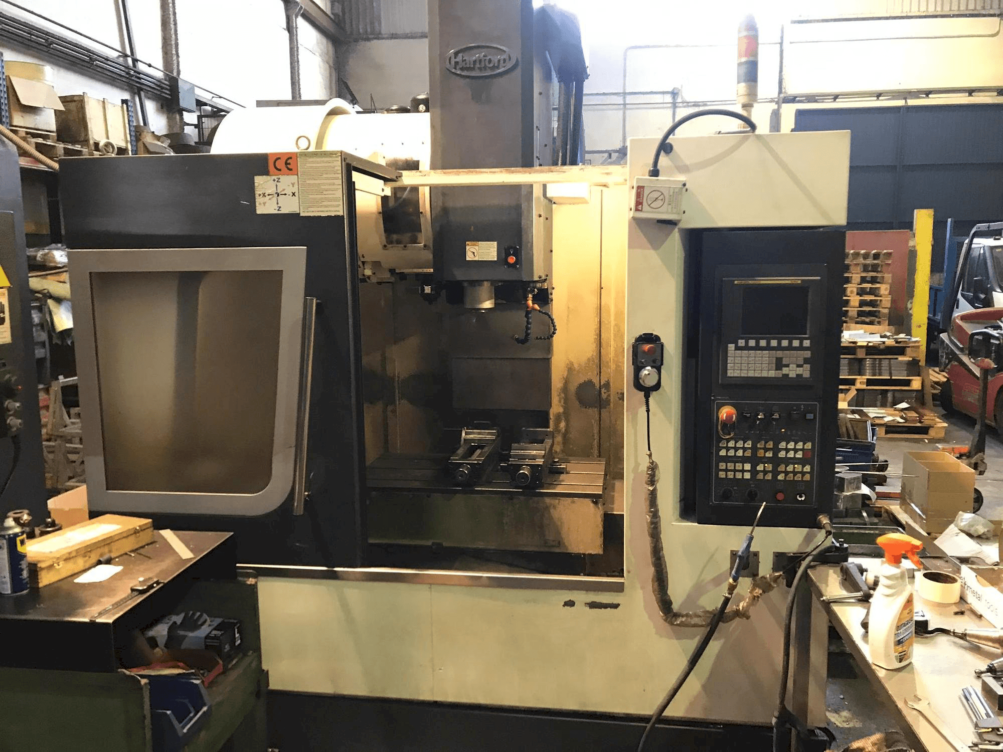 Vista frontale della macchina Hartford LG-800